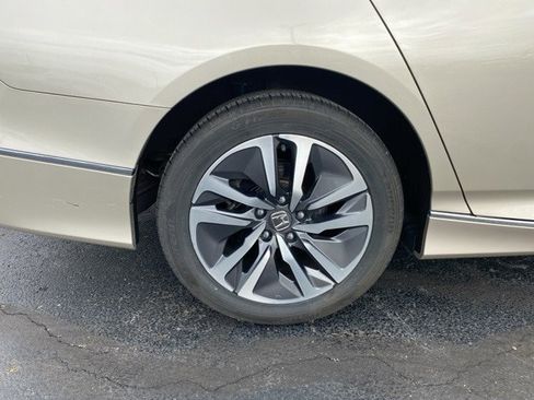 Used 2018 Honda Accord Touring image 20