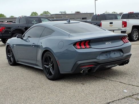 Used 2024 Ford Mustang GT RWD image 3