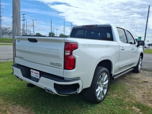 Used 2023 Chevrolet Silverado 1500 High Country w/ High Country Premium Package AWD/4WD image 7