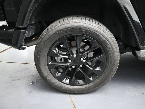 Used 2023 Jeep Wrangler Unlimited Sahara AWD/4WD image 17