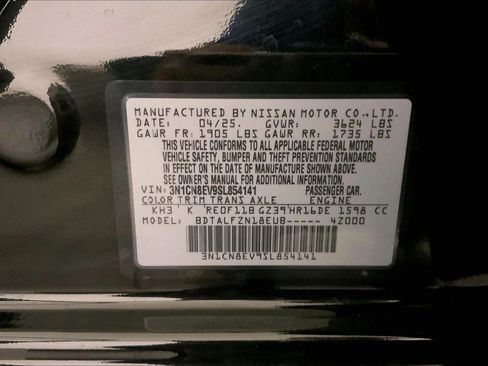 Used 2025 Nissan Versa SV FWD image 31
