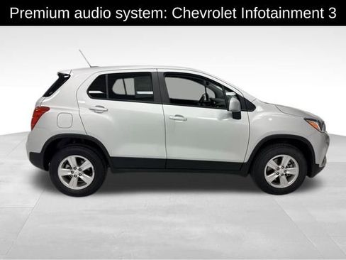 Used 2022 Chevrolet Trax LS w/ Tint and Cruise Package image 7