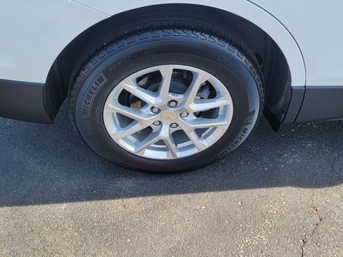 Used 2023 Chevrolet Equinox LT FWD image 13