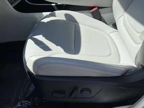 Certified 2025 Hyundai Tucson Limited AWD/4WD image 30