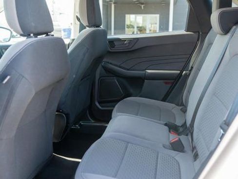 Used 2022 Ford Escape SE image 11