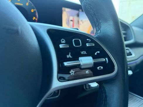 Used 2021 Mercedes-Benz GLS 580 4MATIC image 9