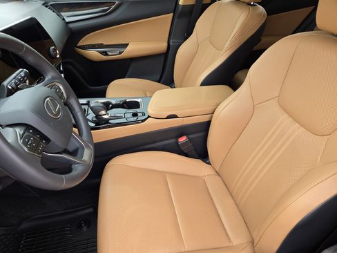 Used 2023 Lexus NX 250 image 21