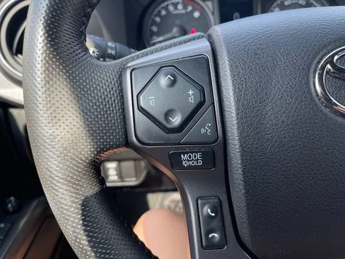 Used 2022 Toyota Tacoma TRD Sport AWD/4WD image 26