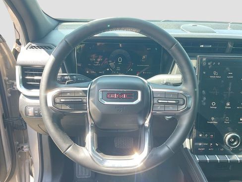 Used 2025 GMC Terrain Elevation w/ Elevation Premium Package AWD/4WD image 13