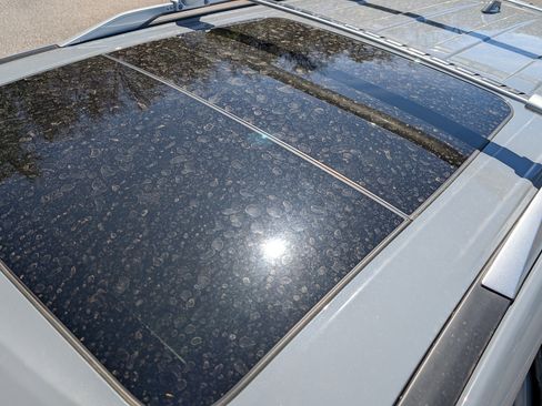 Used 2025 Nissan Pathfinder Platinum image 14