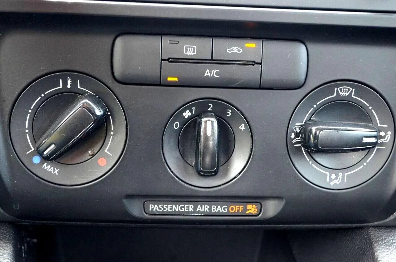 Used 2014 Volkswagen Jetta S FWD image 37