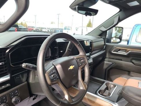 Used 2024 Chevrolet Silverado 3500 High Country w/ Technology Package image 4