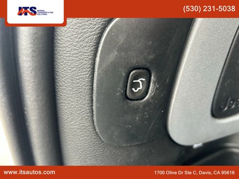 Used 2017 Jeep Cherokee Limited w/ Luxury Group image 15