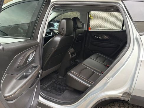Used 2021 GMC Terrain SLT w/ Infotainment Package II AWD/4WD image 28
