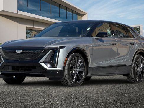 New 2026 Cadillac Lyriq Signature Sport w/ LPO, Floor Liner Package image 8