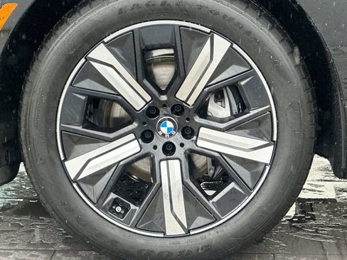 New 2026 BMW iX xDrive60 w/ Premium Package image 29