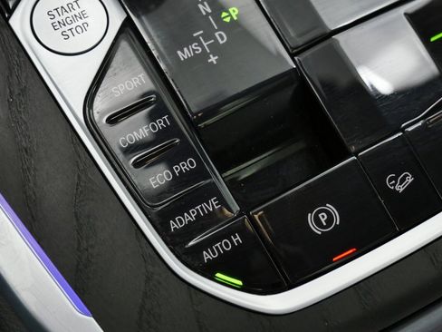 Used 2022 BMW X7 xDrive40i w/ Cold Weather Package image 34