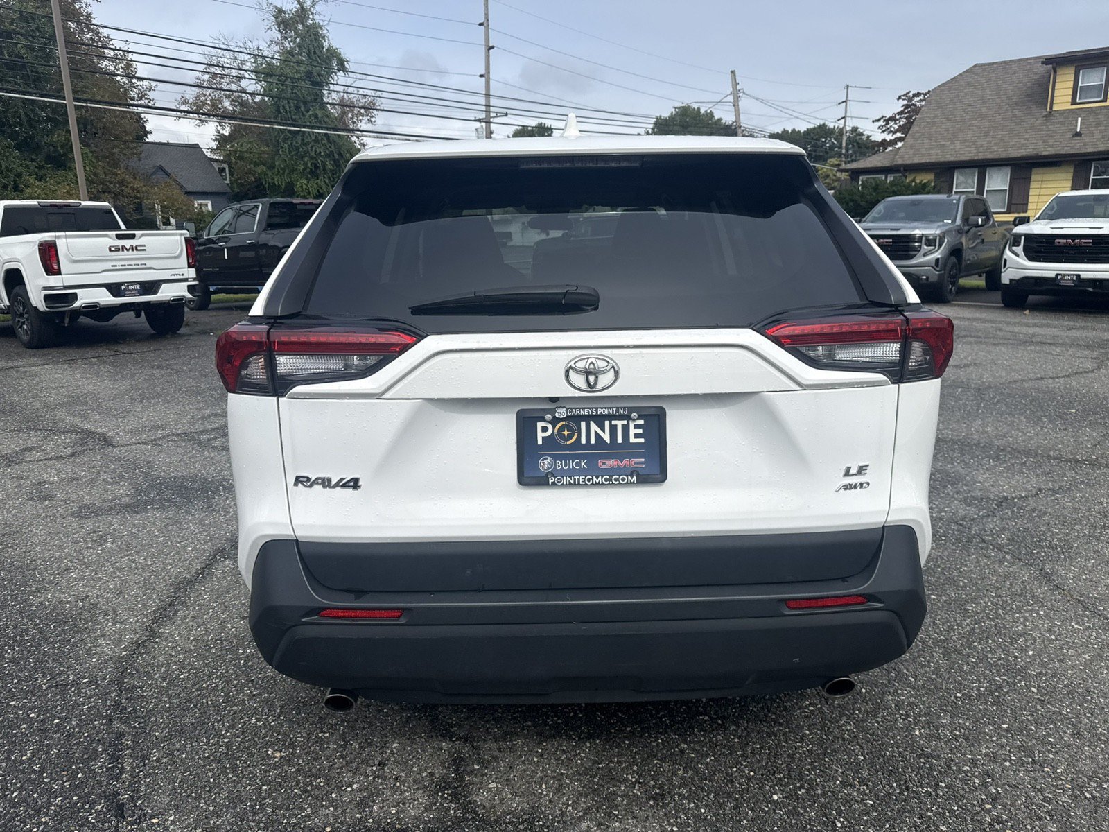 Used 2025 Toyota RAV4 LE AWD/4WD image 4