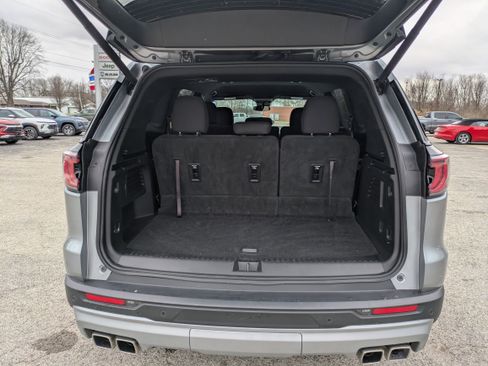 Used 2025 GMC Acadia Elevation image 6