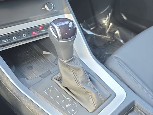 New 2025 Audi Q3 2.0T Premium image 22