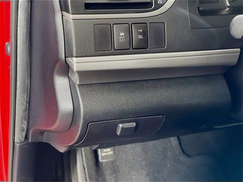 Used 2014 Toyota Camry SE image 11