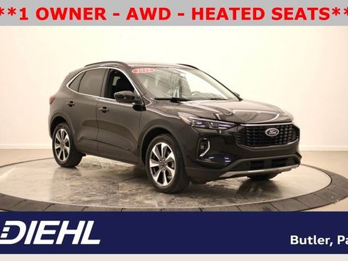 Used 2023 Ford Escape Platinum image 1