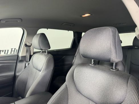 Used 2021 Hyundai Santa Fe SEL w/ Convenience Package image 3