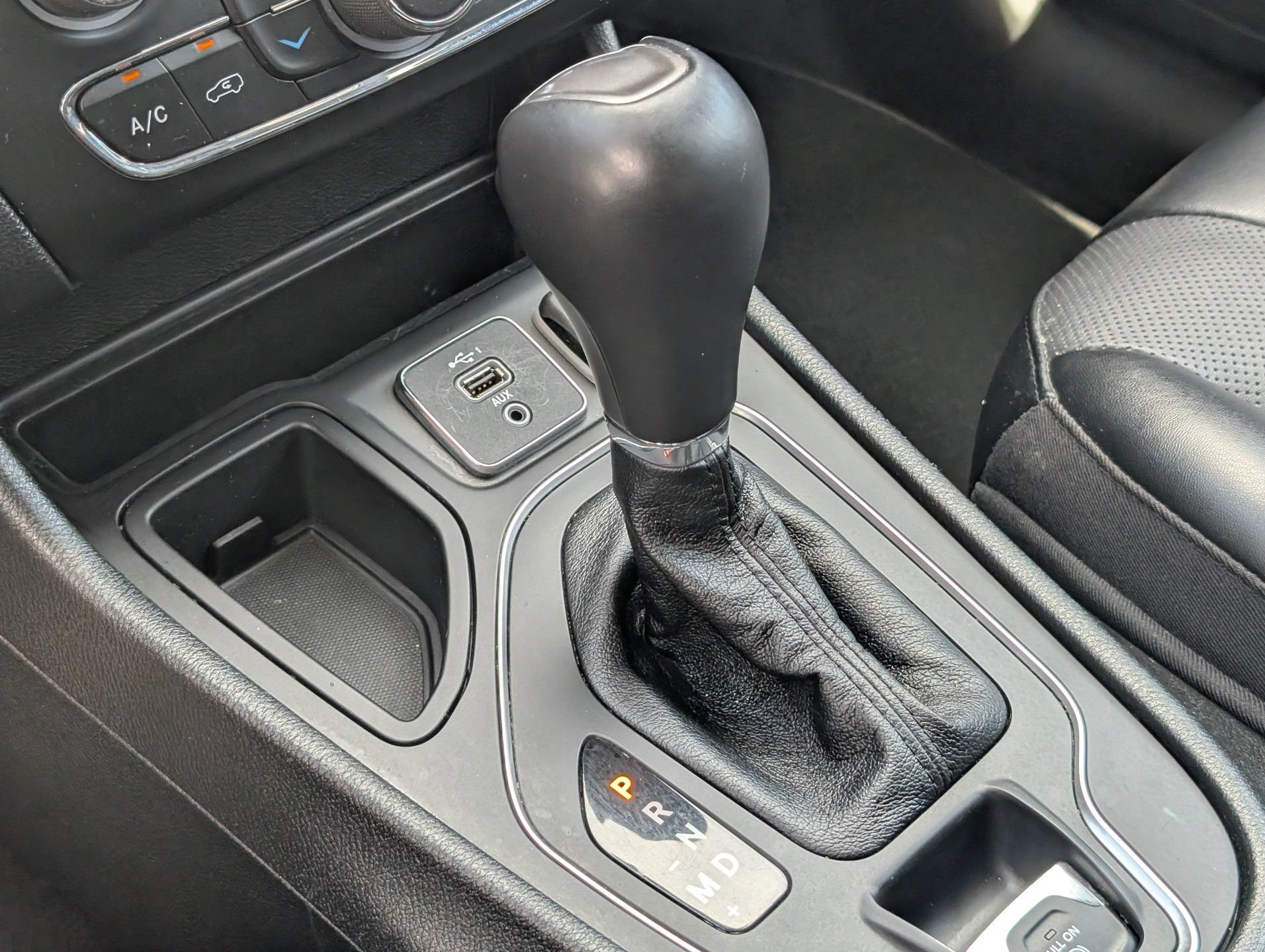 Used 2022 Jeep Cherokee Latitude Lux w/ Sun & Sound Group FWD image 20