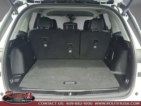 Used 2023 Jeep Grand Cherokee Limited AWD/4WD image 28