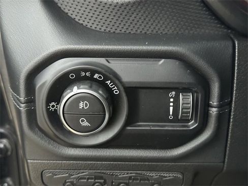 Used 2024 Jeep Gladiator Rubicon w/ Technology Group image 20