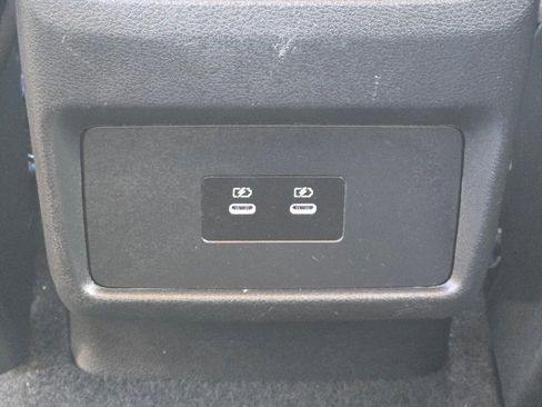 Used 2025 Nissan Rogue SV FWD image 17
