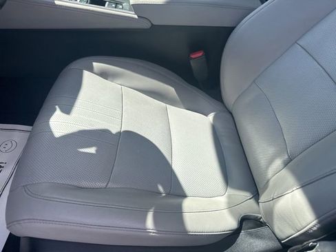 Used 2018 Honda Accord Touring image 16