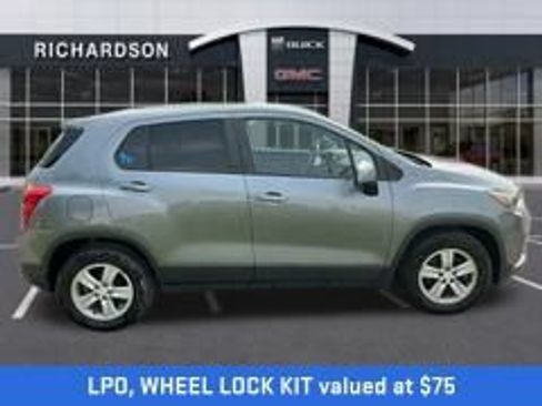 Used 2020 Chevrolet Trax LS w/ Tint and Cruise Package FWD image 4