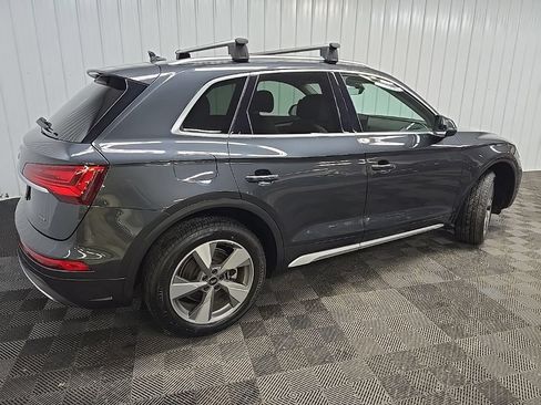 Used 2023 Audi Q5 2.0T Premium w/ Convenience Package AWD/4WD image 3