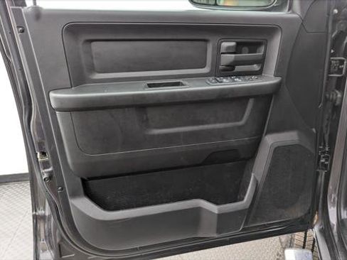 Used 2017 RAM 2500 Tradesman w/ Chrome Appearance Group image 13