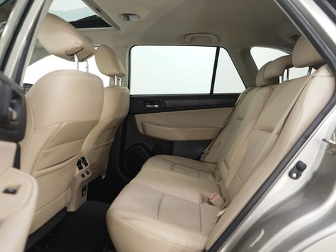 Used 2015 Subaru Outback 3.6R Limited image 19