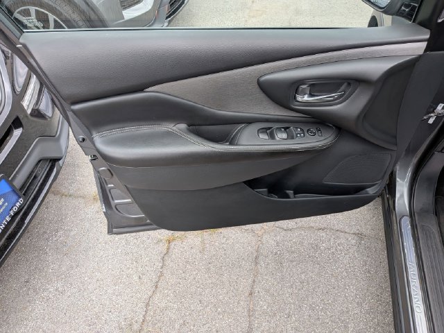 Used 2019 Nissan Murano SV w/ Premium Package AWD/4WD image 6