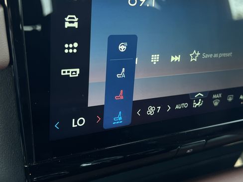 New 2025 Lincoln Navigator L Reserve image 19