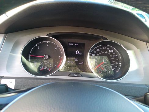 Used 2015 Volkswagen Golf TDI FWD image 10