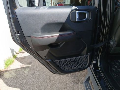 Used 2018 Jeep Wrangler Unlimited Rubicon image 23