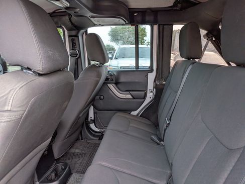 Used 2016 Jeep Wrangler Unlimited Sport w/ Connectivity Group AWD/4WD image 14