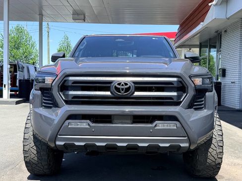 Used 2024 Toyota Tacoma SR5 w/ SR5 Upgrade Package AWD/4WD image 7