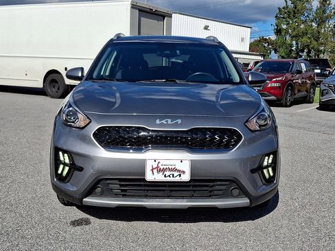 Certified 2022 Kia Niro LXS image 2