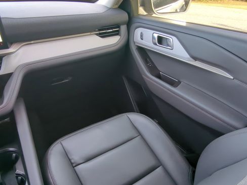 Certified 2025 Ford Explorer Active w/ Active Comfort Package image 15