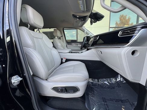 Used 2022 Jeep Wagoneer Series III w/ Convenience Group I image 28