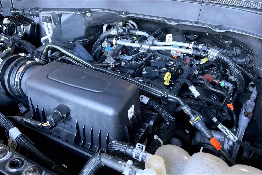Used 2024 Ford Explorer XLT AWD/4WD image 29