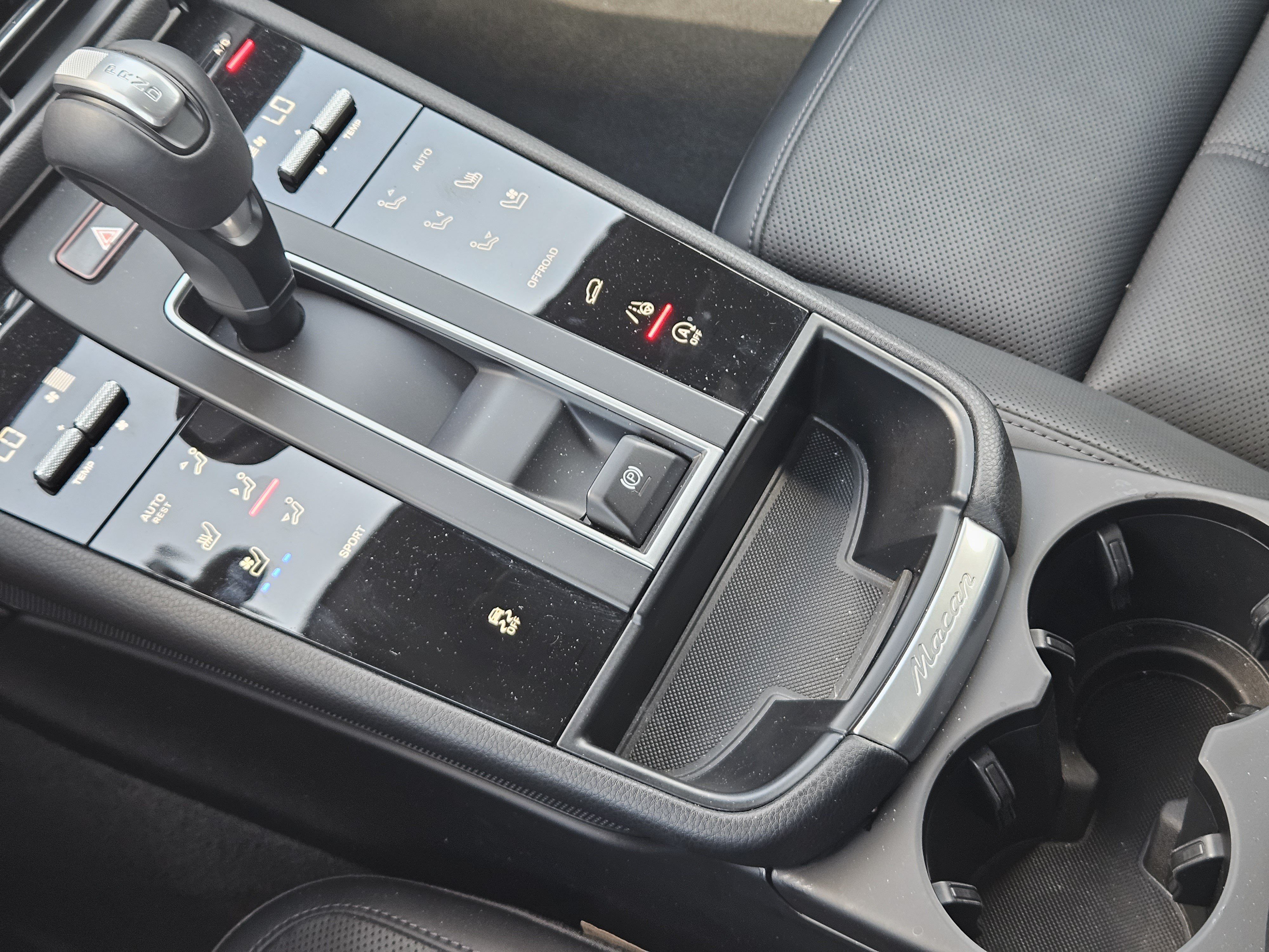 Certified 2026 Porsche Macan AWD/4WD image 20