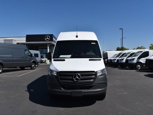 New 2025 Mercedes-Benz Sprinter 2500 image 3