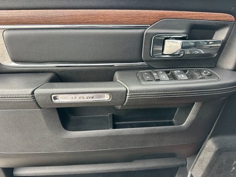 Used 2018 RAM 1500 Laramie w/ Convenience Group image 10