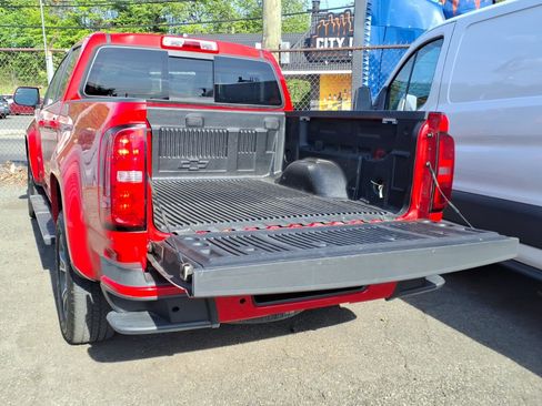 Used 2017 Chevrolet Colorado Z71 AWD/4WD image 16